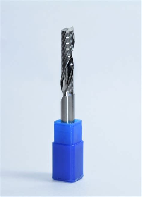 Primark Tooling Industries: CNC Cutting and Engraving Machines.